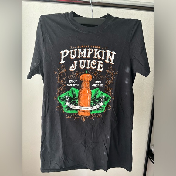 Graphic tee 👚 - Picture 1 of 1